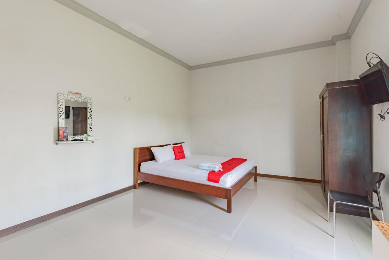 Hotel Reddoorz Near Gor Sempaja Samarinda Extérieur photo