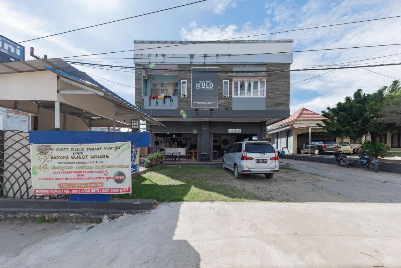 Hotel Reddoorz Near Gor Sempaja Samarinda Extérieur photo